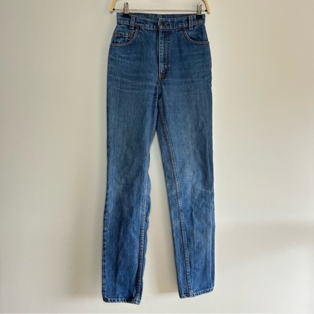 Vintage Levi's Slim Fit Medium Wash size 27 - Picture 1 of 8
